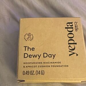 Tepid foundation moisturizing foundation Korean skin care